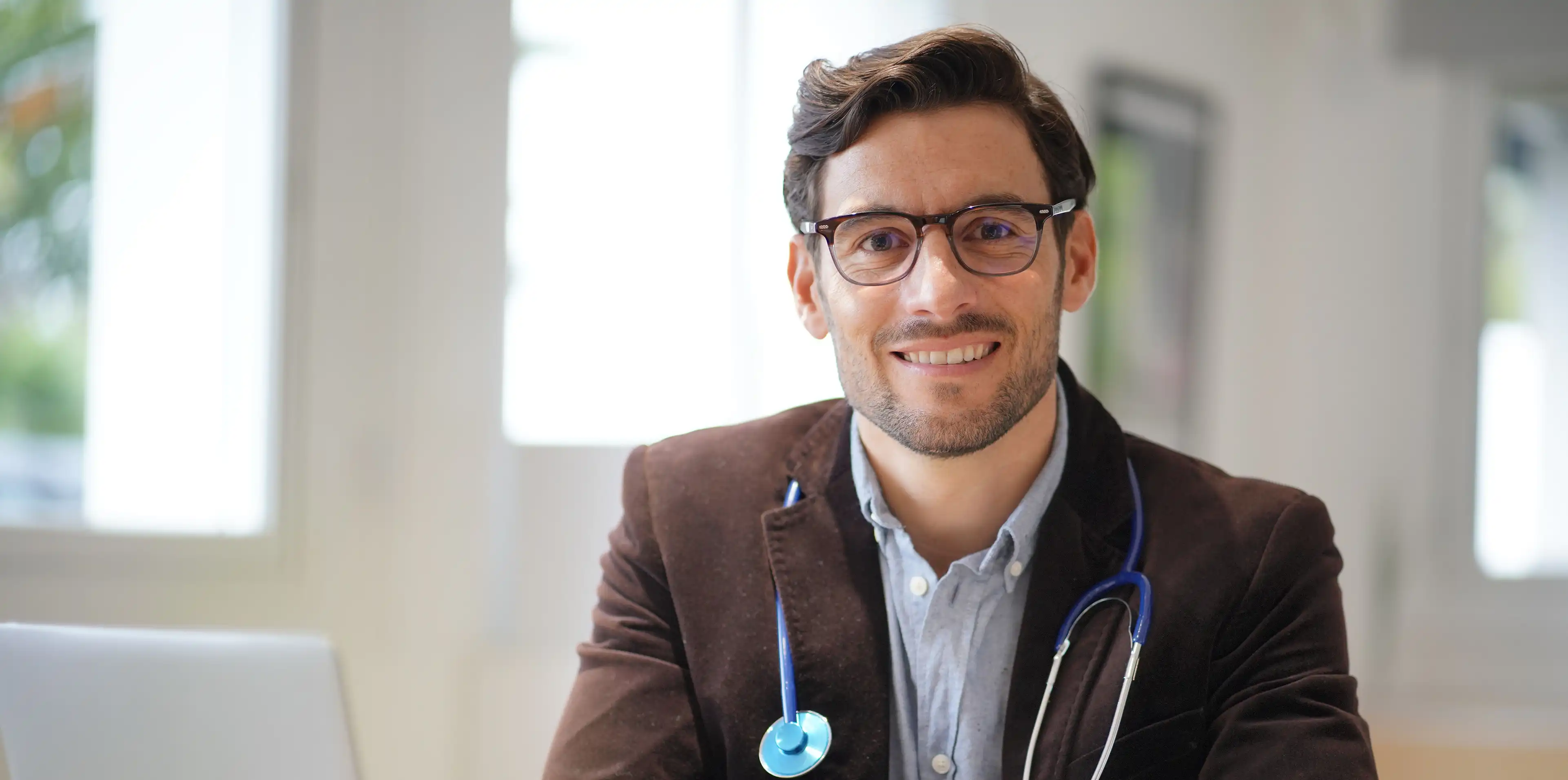 Clinician in weight loss clinic
