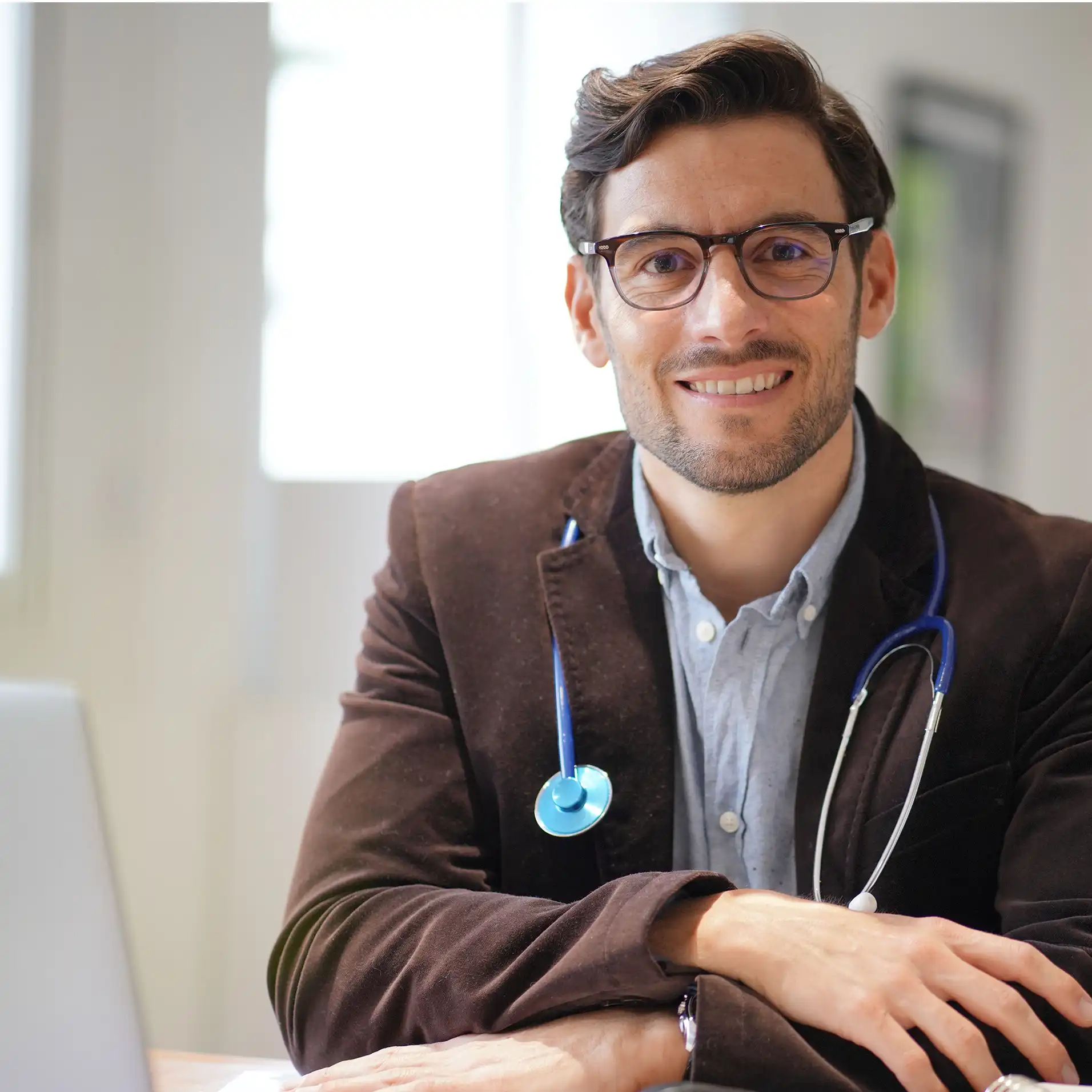 Clinician in weight loss clinic